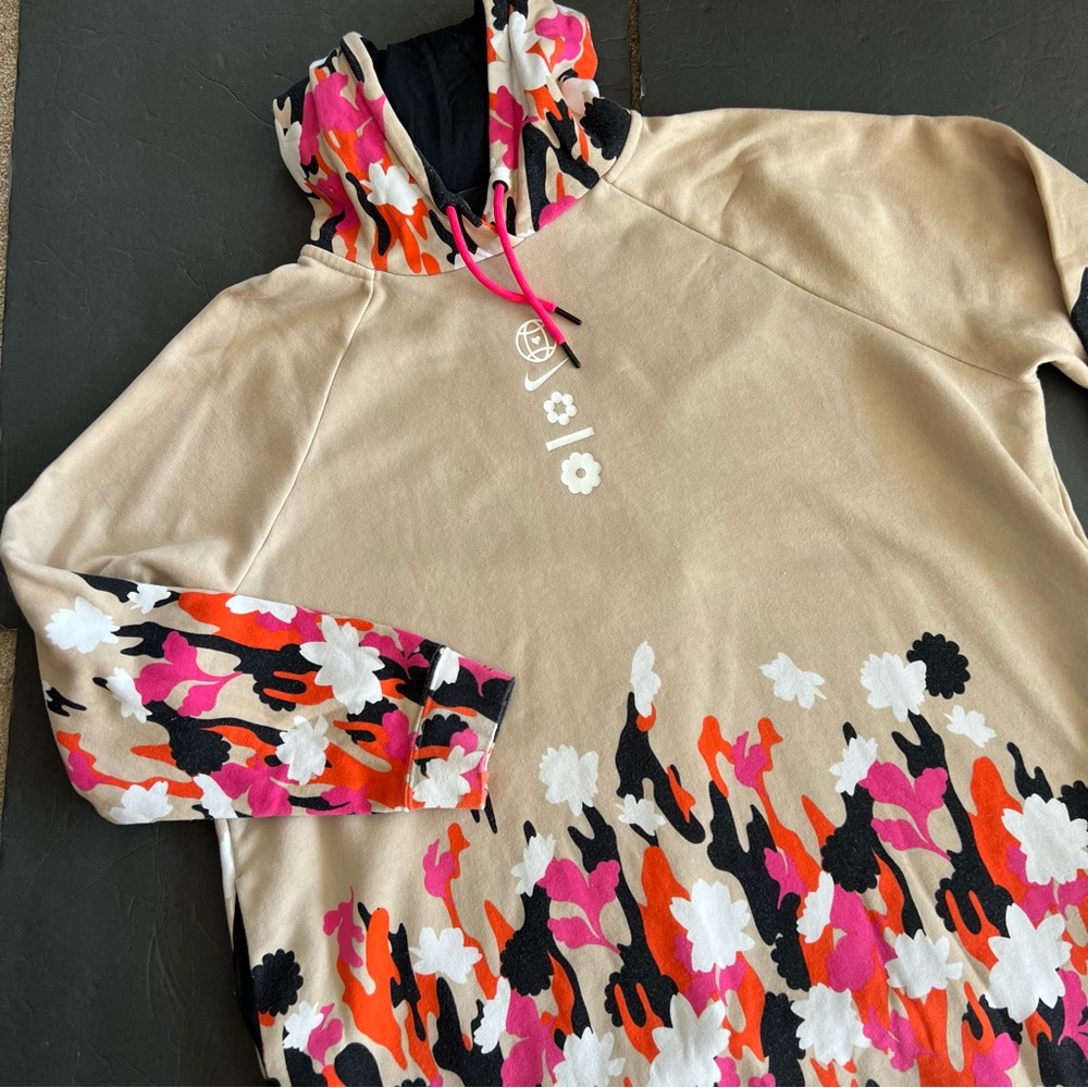 Nike Floral Print Hoodie in Beige, Pink, Orange, Black, White - Picture 13 of 15